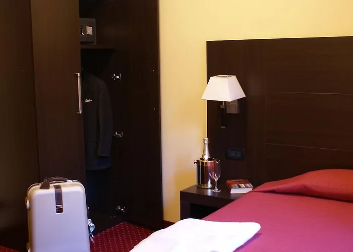 Hotel Versailles