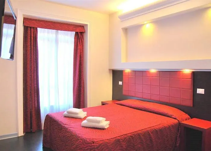 Hotel Versailles *