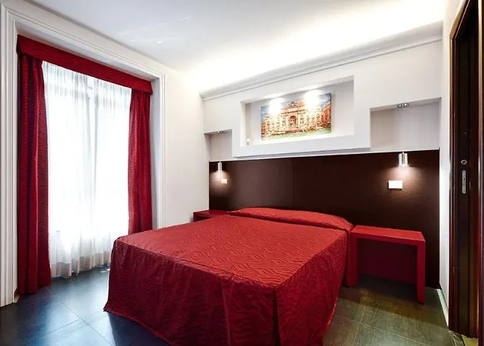 Versailles Hotel *