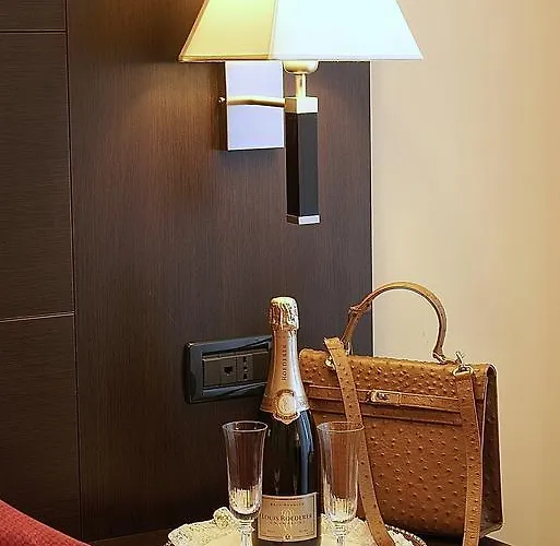 Hotel Versailles