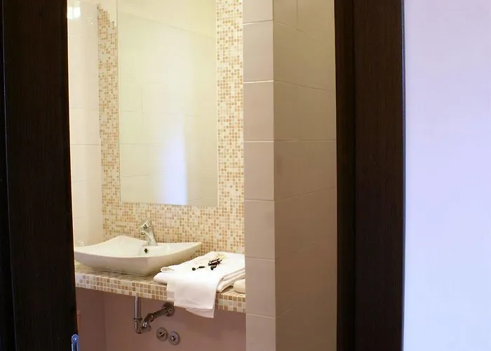 Hotel Versailles *