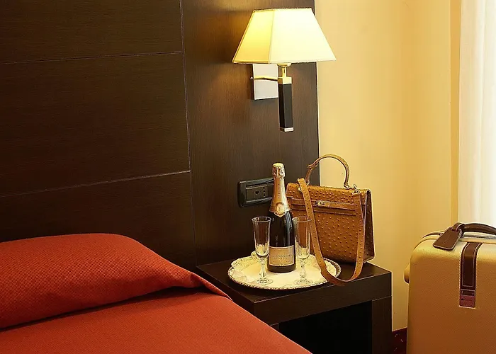 Versailles Hotel